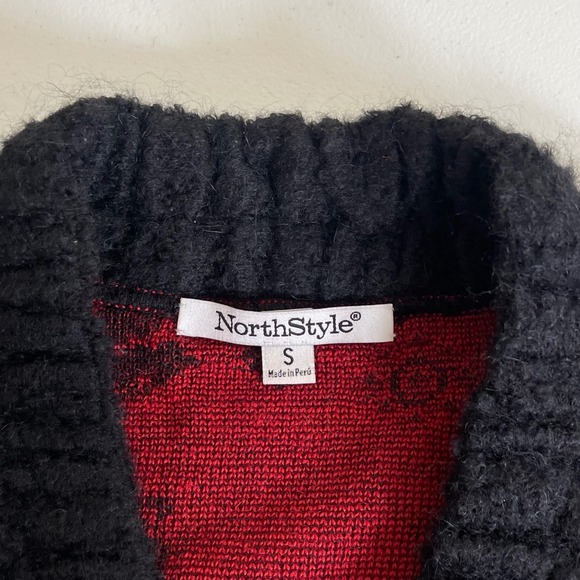 NorthStyle Alpaca Longline Cardigan S Red Black Floral Scroll Clasp Romantic - Picture 6 of 9